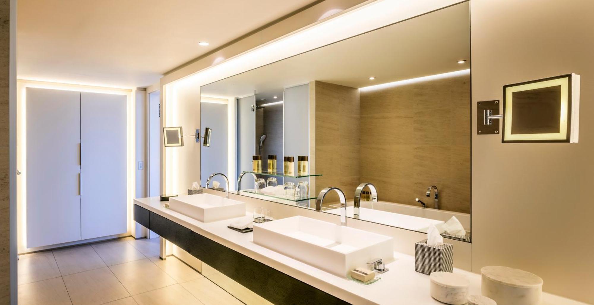 The Hotel Brussel Bagian luar foto