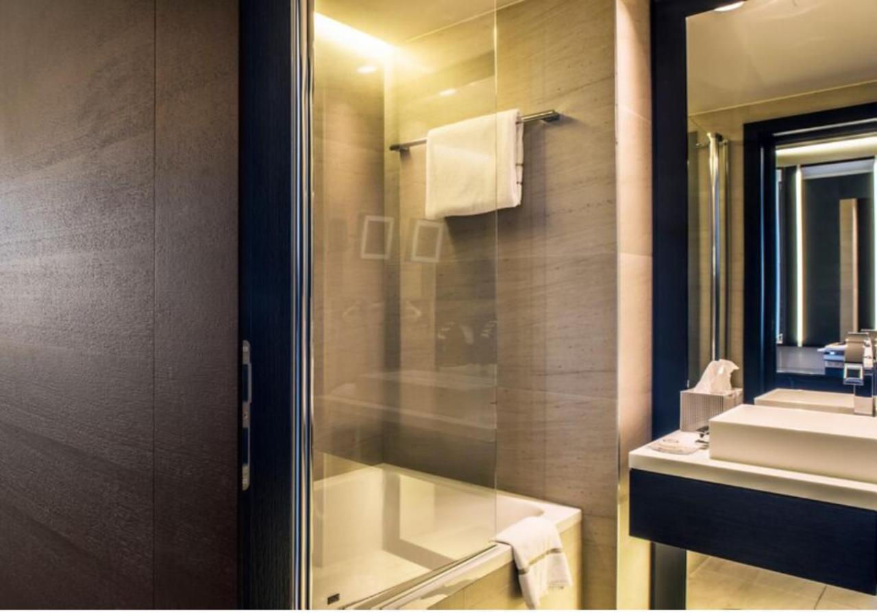 The Hotel Brussel Bagian luar foto