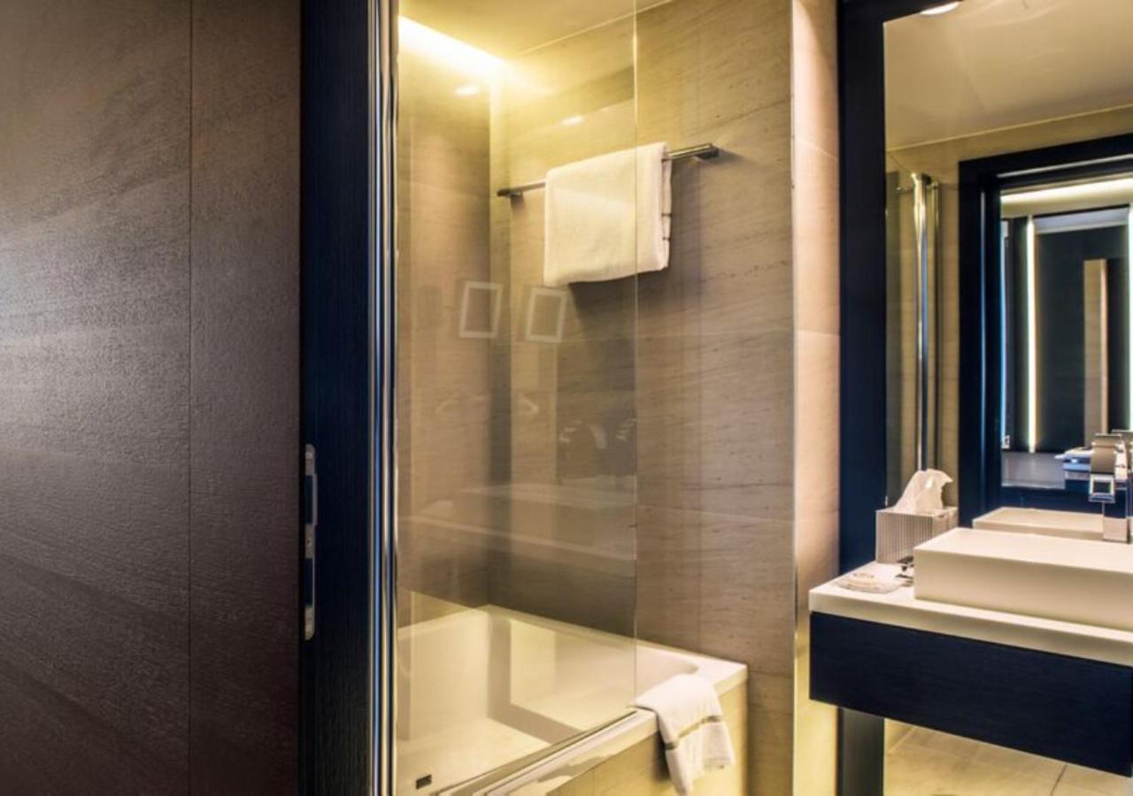 The Hotel Brussel Bagian luar foto